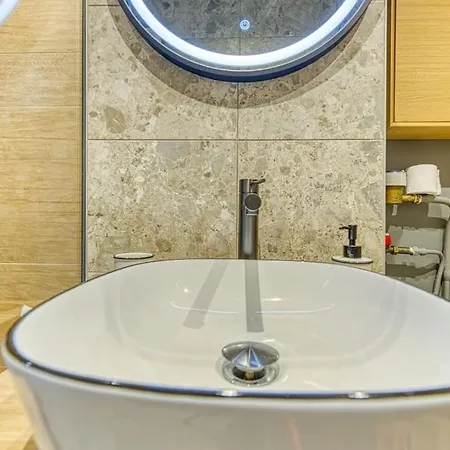Ambiance Cosy: 4 Personnes-wifi Fibre-tout Equipe Apartamento *