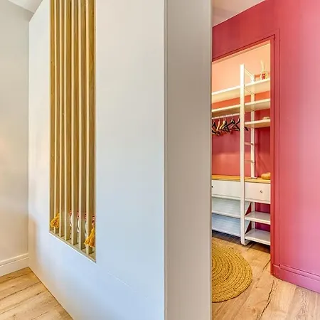 Daire Ambiance Cosy: 4 Personnes-wifi Fibre-tout Equipe